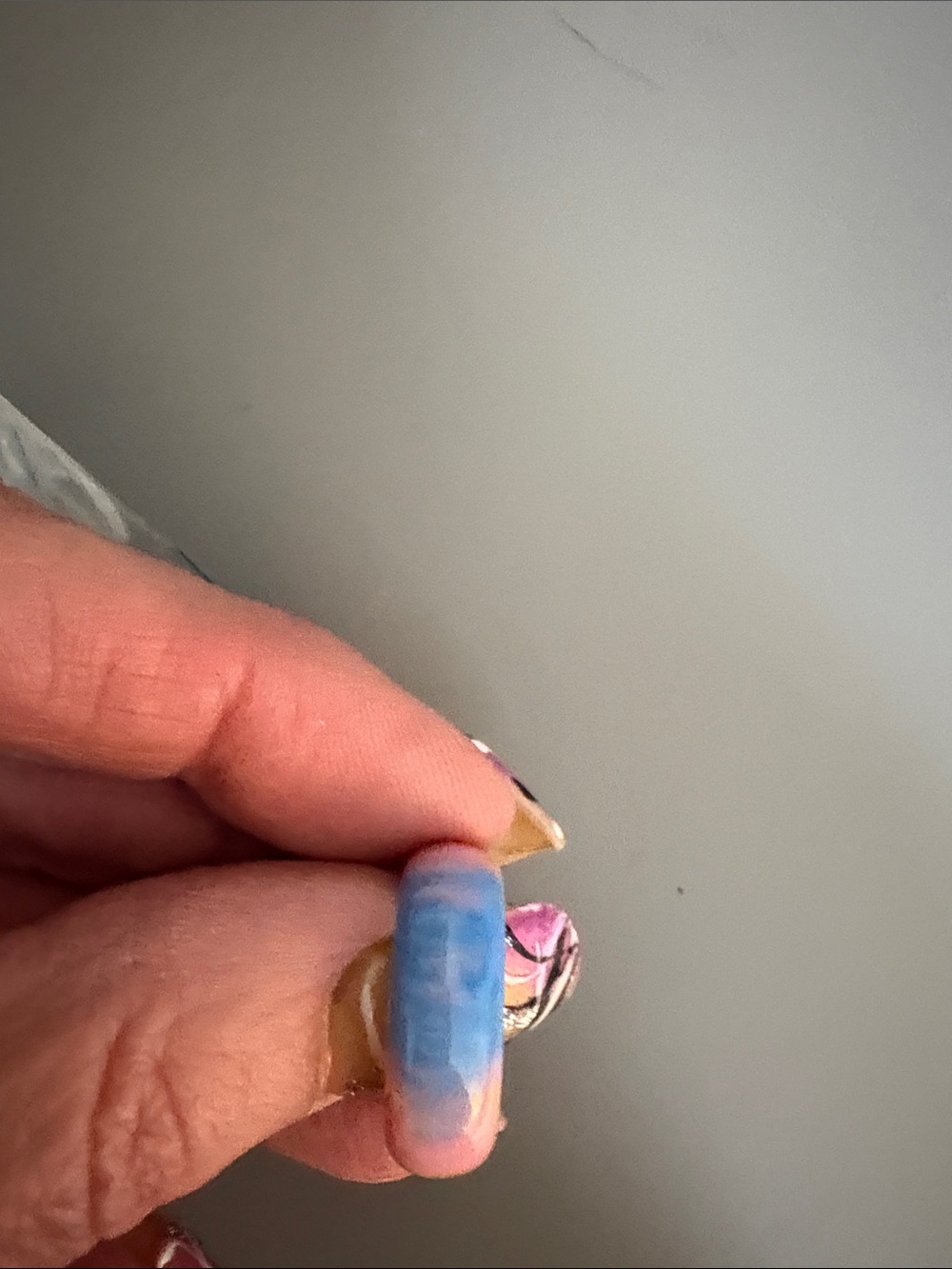 Colorful Gradient Resin Ring - Size 8 - Picture 3 of 6